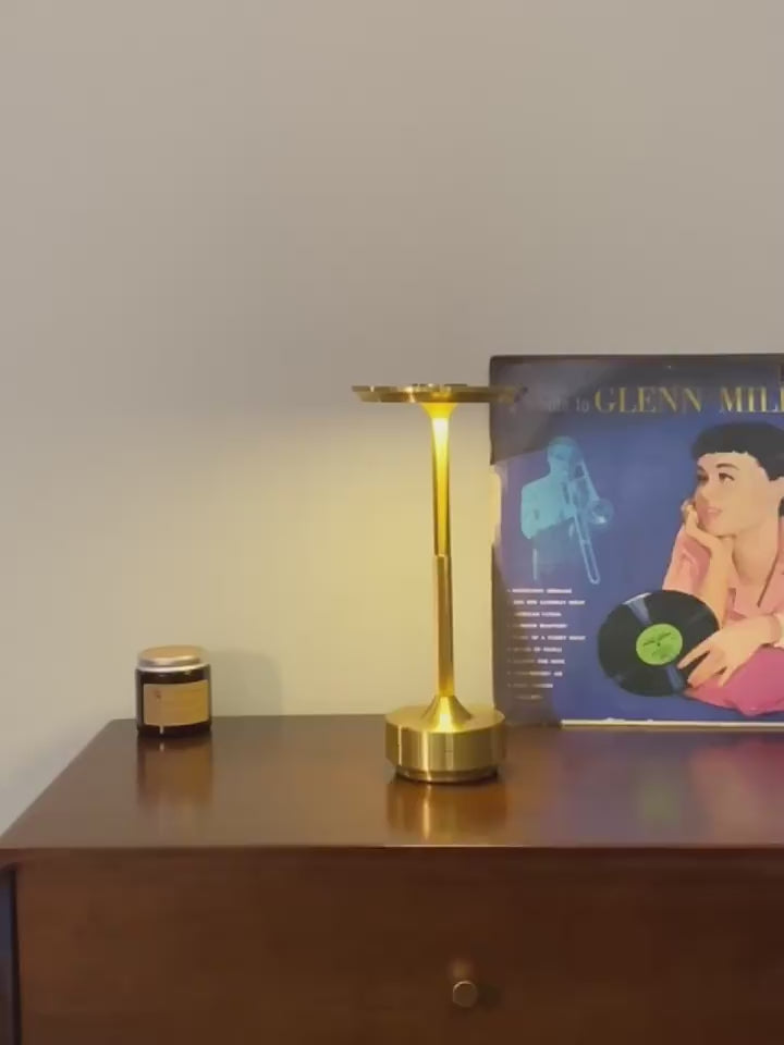 Indlæs video: Aurora Table Lamp